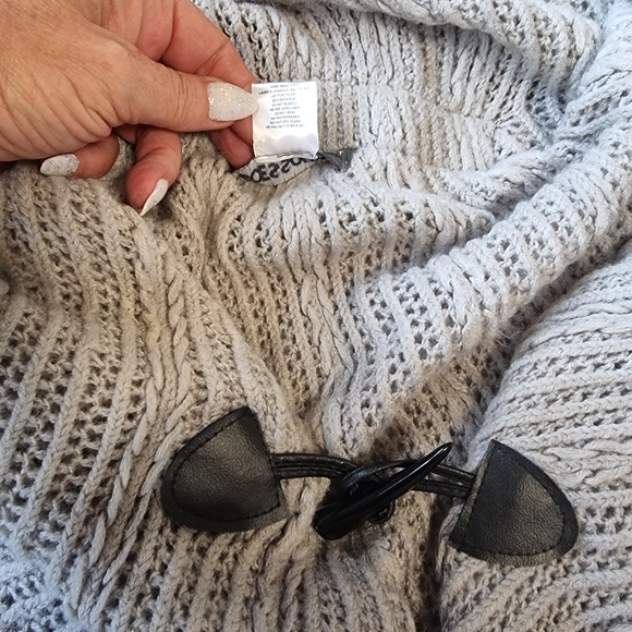 Ombre Knit Sweater Shawl - Picture 6 of 8